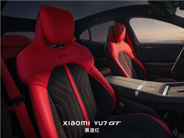 纯血GT基因,小米YU7 GT赛道红内饰暴光,红黑撞色+专属刺绣