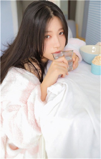 小猪草莓丝瓜深夜释放自己歌词