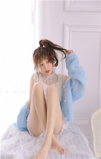 小南娘翻白眼流口水流眼泪图片